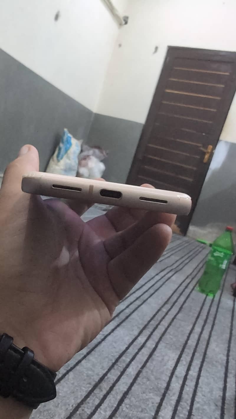 Google Pixel 8 2