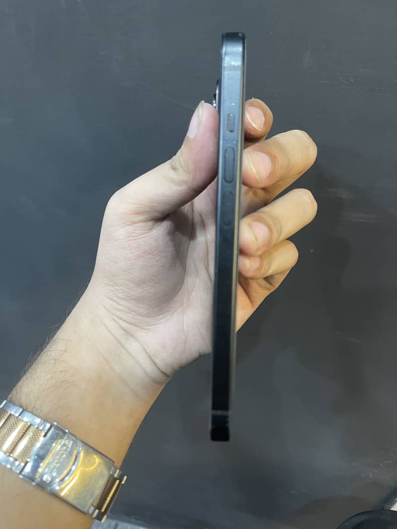 Apple iPhone 15 5