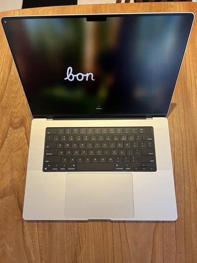 MacBook Pro M4 Max 16 INCH 32GB RAM 512GB SSD 16 CPU 40 GPU