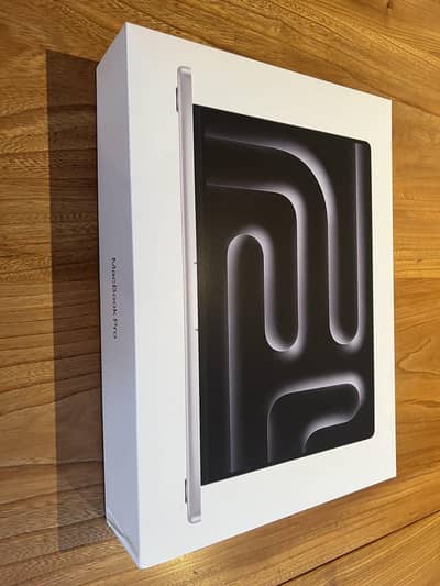 MacBook Pro M4 Max 16 INCH 32GB RAM 512GB SSD 16 CPU 40 GPU