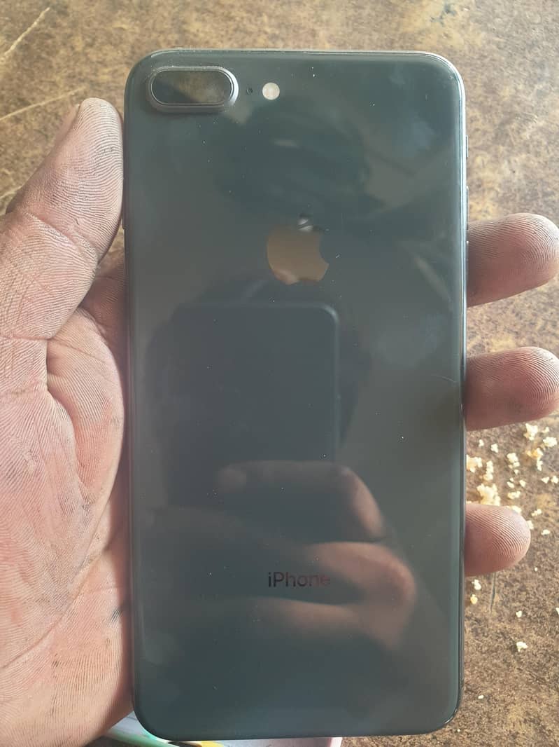 Apple iPhone 8 Plus 0