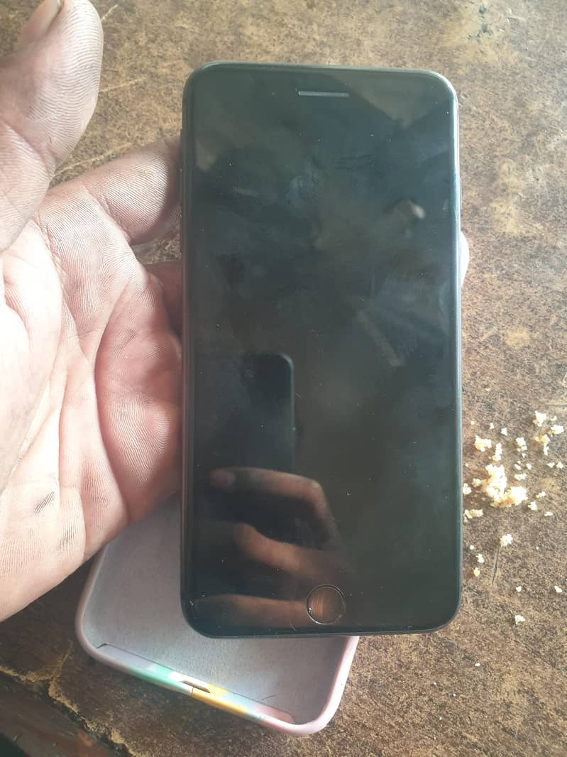 Apple iPhone 8 Plus 1