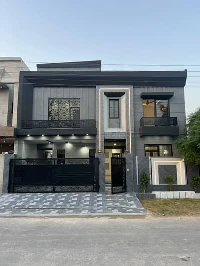 10 Marla Brand New House for Sale | 6 Beds | Modern Luxury | Valencia Town