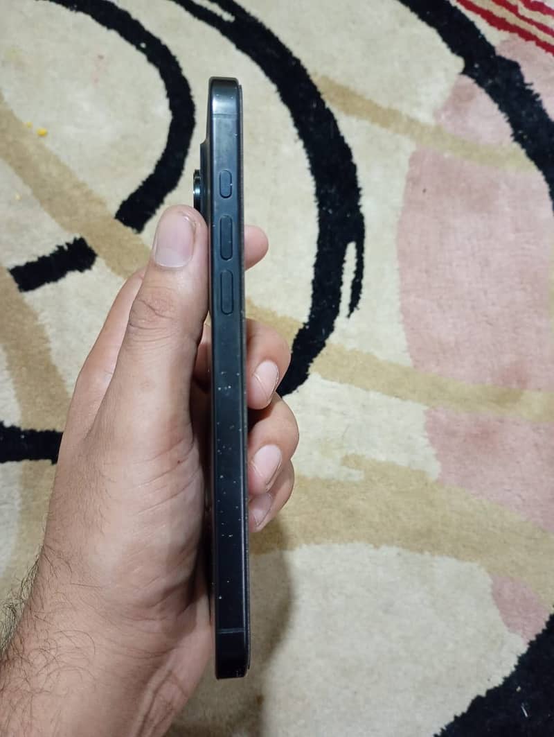 Apple iPhone 16 Pro Max 3