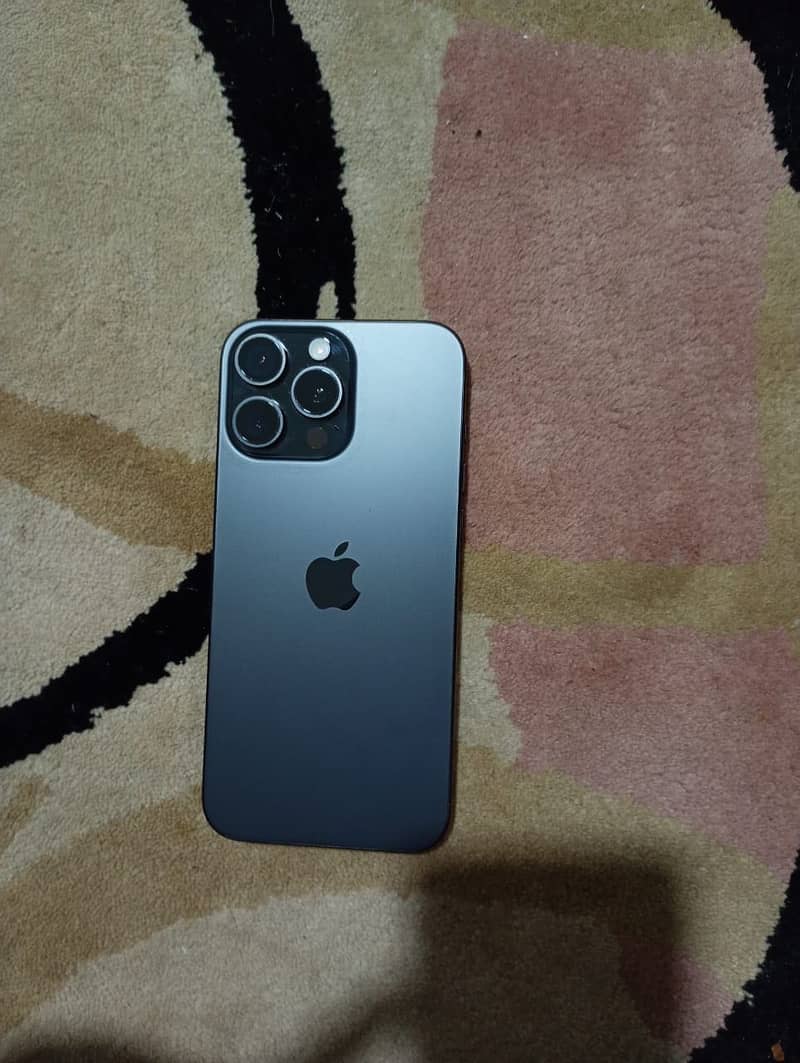 Apple iPhone 16 Pro Max 5