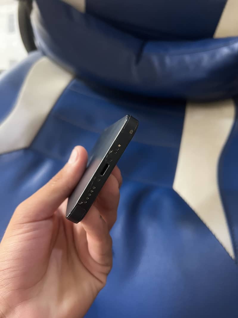 Apple iPhone 13 3