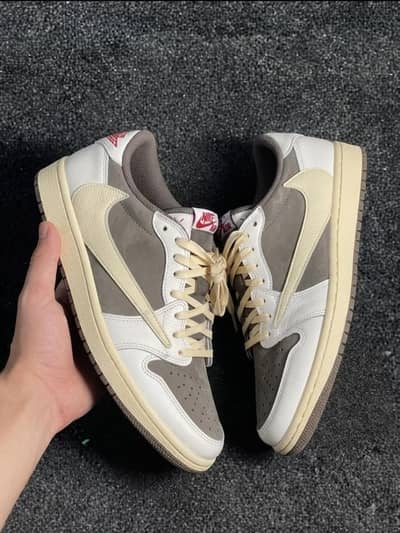 Travis Scott x air Jordan 1 reverse mocha