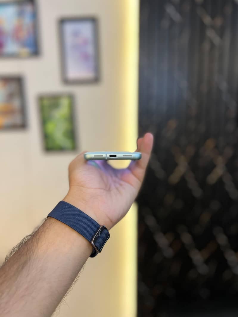 Google Pixel 8 2