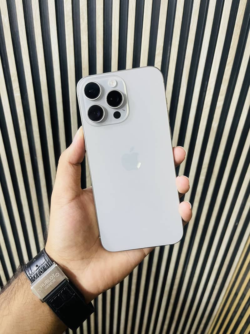 Apple iPhone 15 Pro Max 7