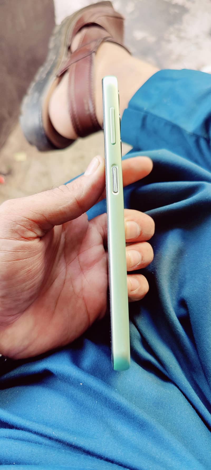 Samsung Mobile A24 1