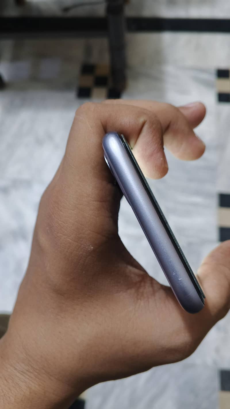 Apple iPhone 11 5