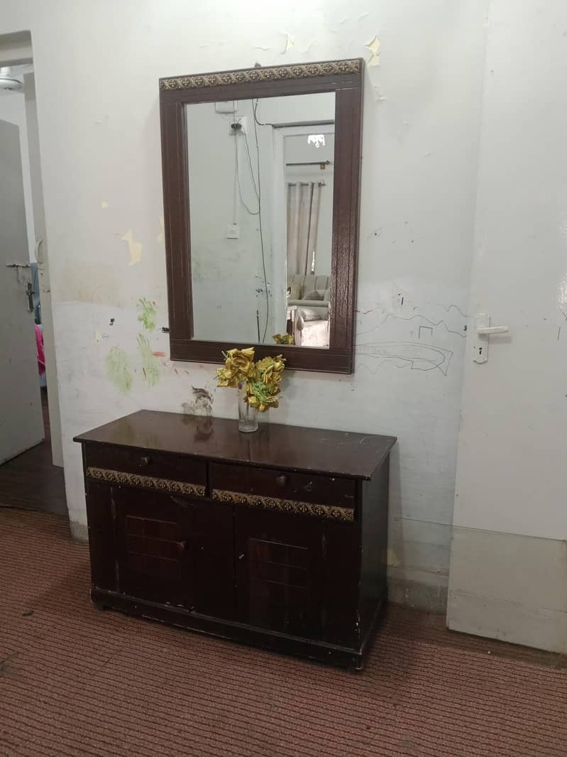 Dressing Table 0