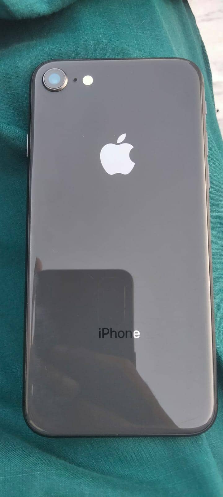 Apple iPhone 8 4