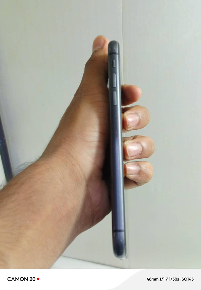 Apple iPhone 11 7