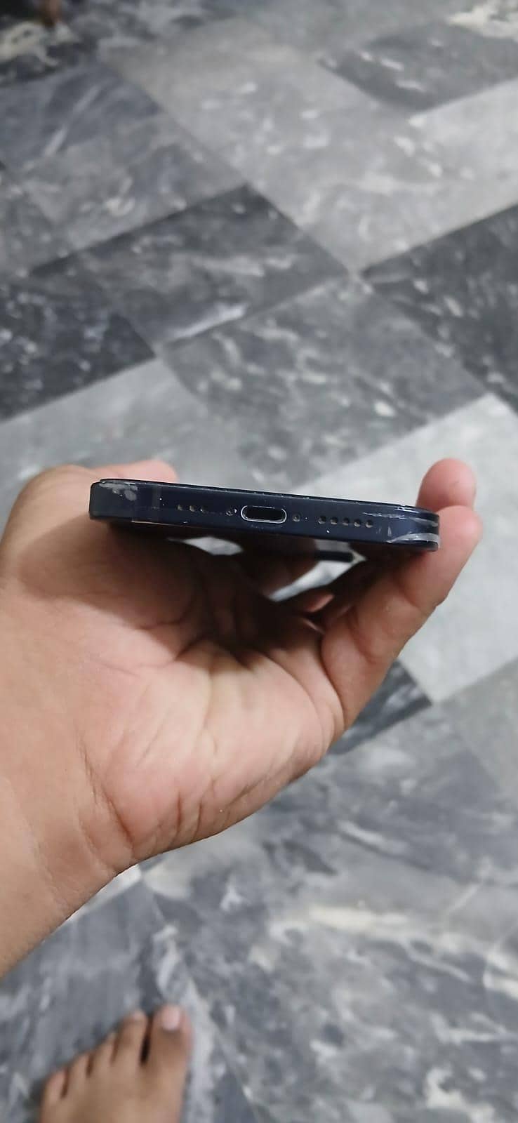Apple iPhone 12 4