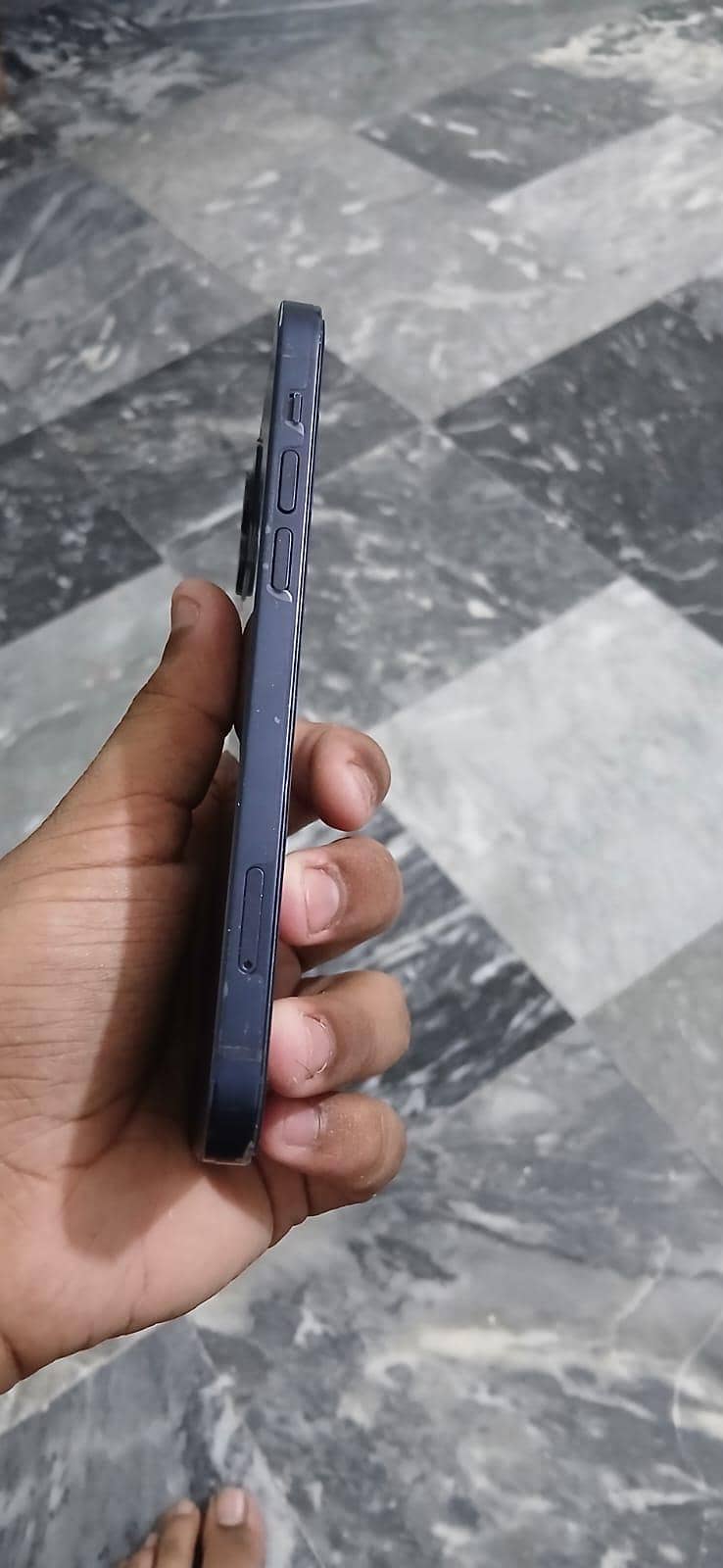 Apple iPhone 12 6