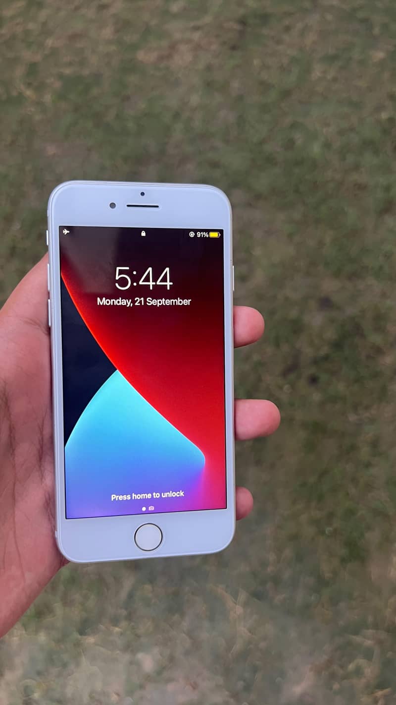 Apple iPhone 7 1