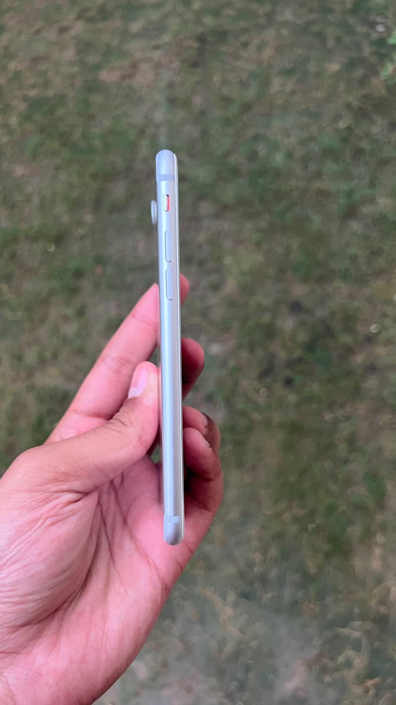 Apple iPhone 7 2