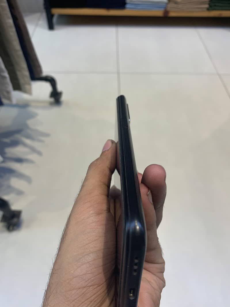 OPPO A76 1