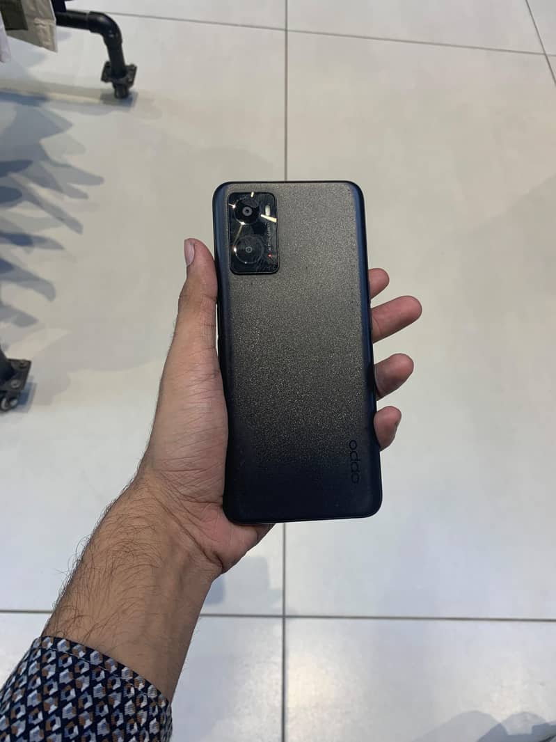 OPPO A76 3