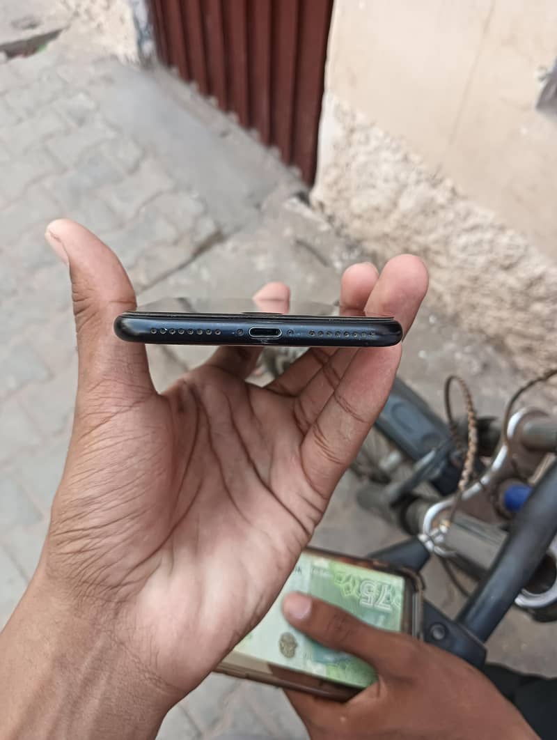 Apple iPhone 7 Plus 10/10 condition 2