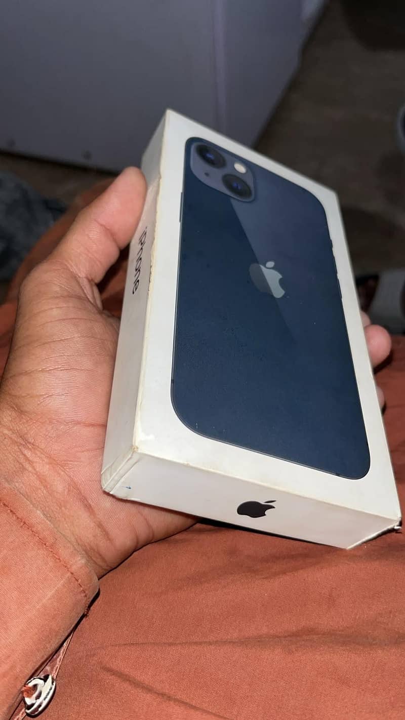 Apple iPhone 13 5