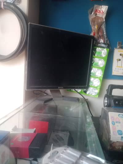 Dell 17inch LCD monitor all ok contact on WhatsApp 03200470042