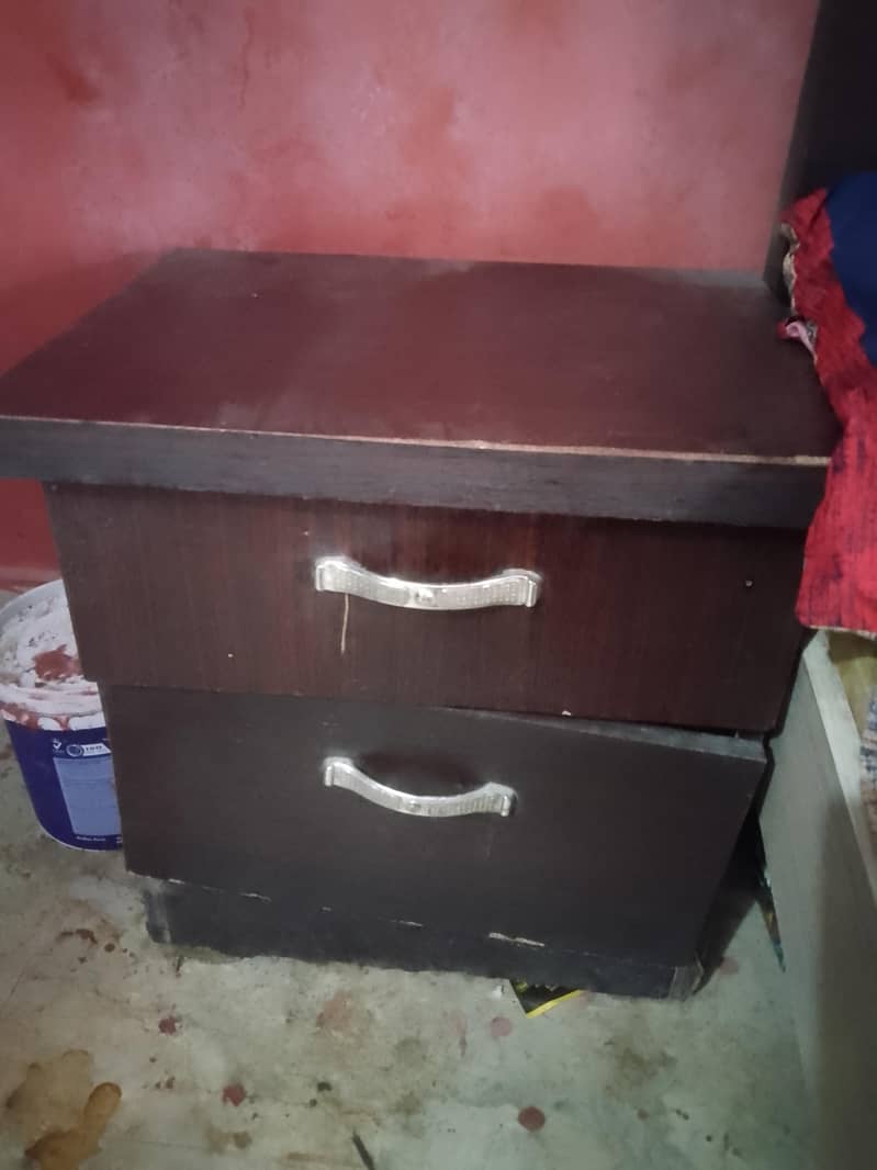 *Side Tables 0