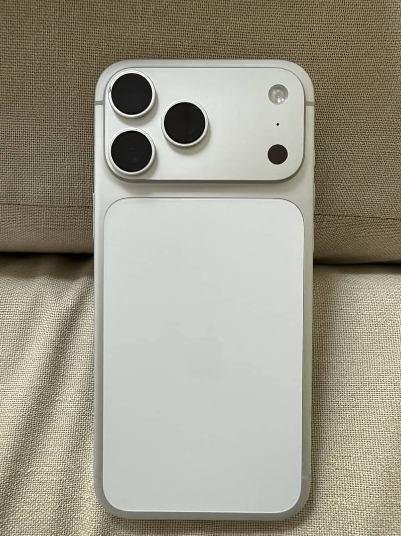 Apple iPhone 17 Pro Max 5