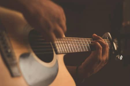GUITAR LEARNING CALSSES FOR BOTH ELDERS & KIDS