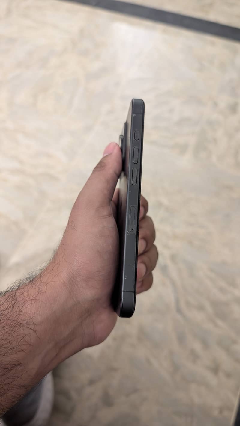 Apple iPhone 15 Pro 1