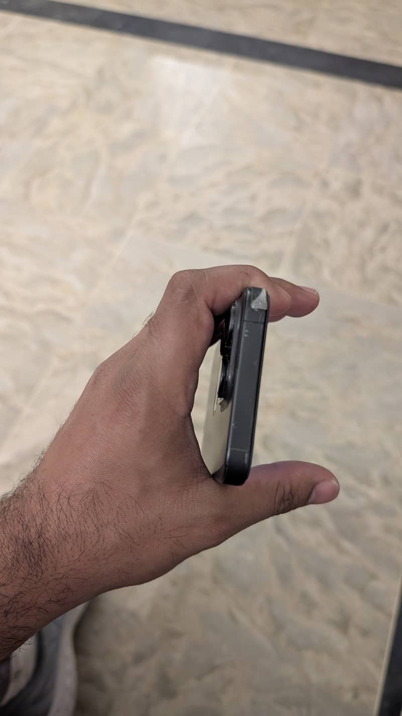 Apple iPhone 15 Pro 2
