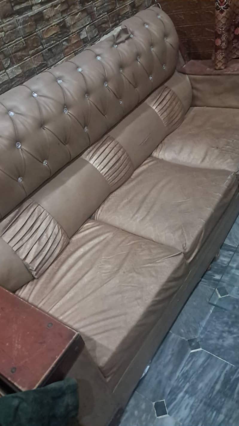 2 sofa sets 0