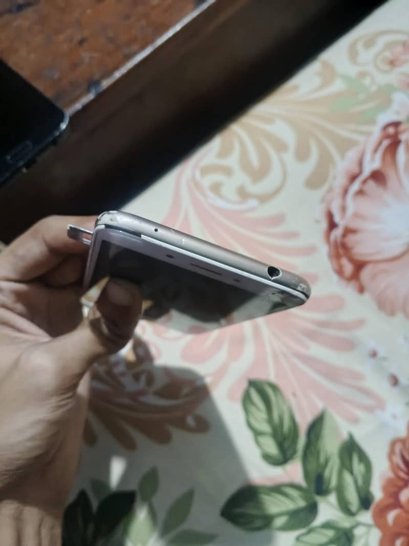 Honor 5C 3
