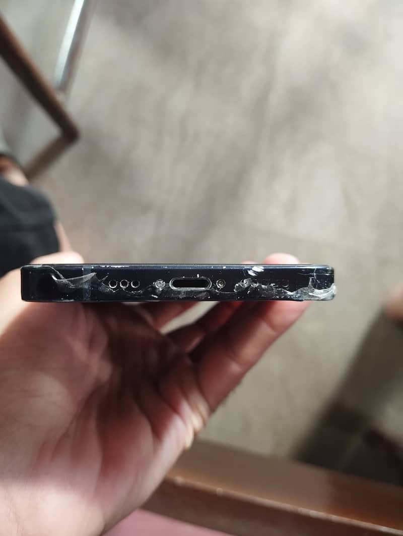 Apple iPhone 12 3