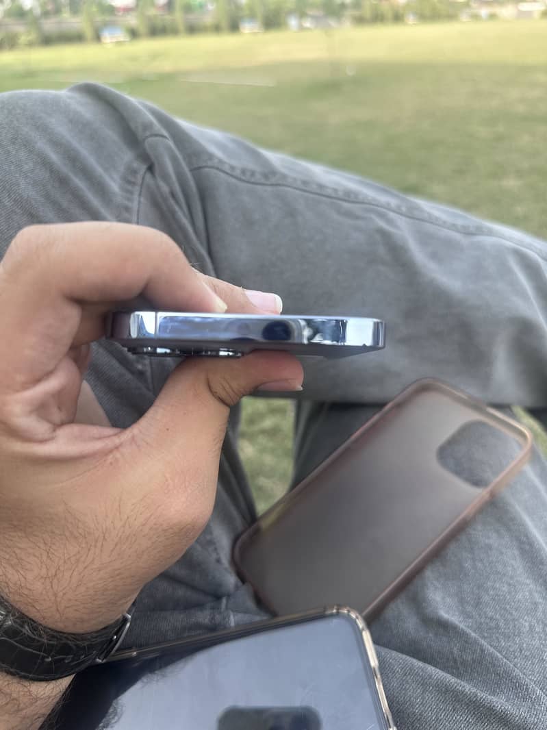 Apple iPhone 13 Pro Max 6