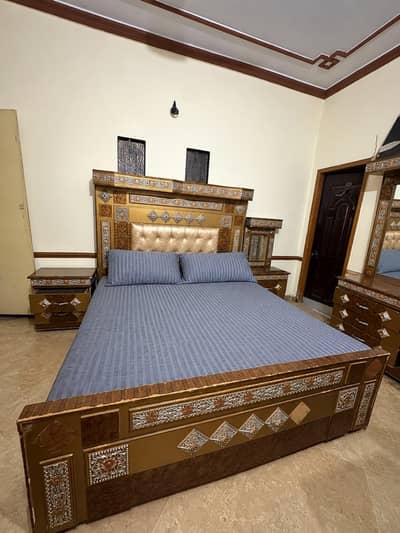 bed set urgent sale 35000