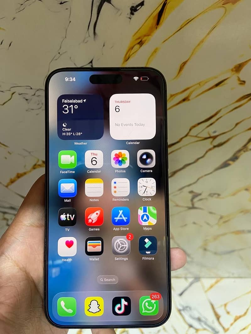 Iphone 15 pro max 4