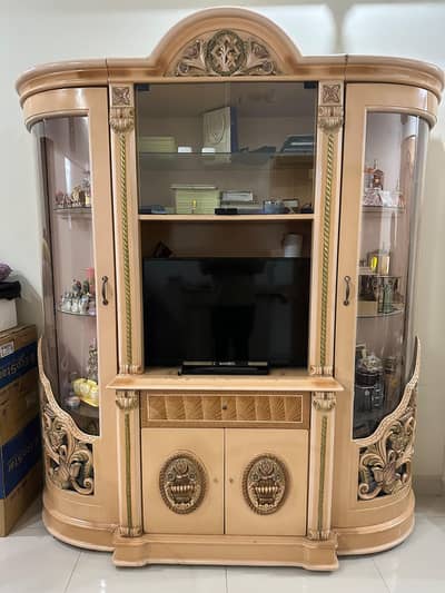 Trio Divider with led and tv space