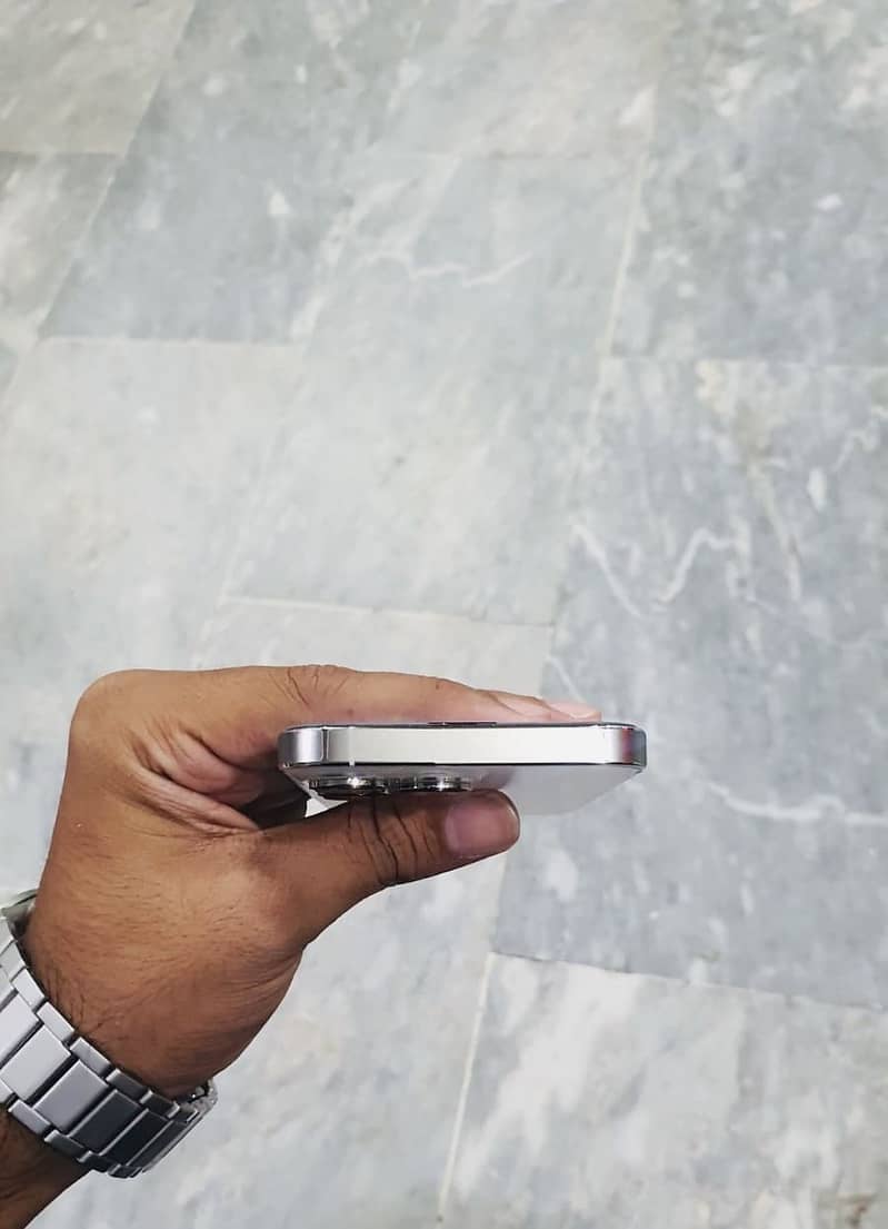 Apple iPhone 13 Pro 1
