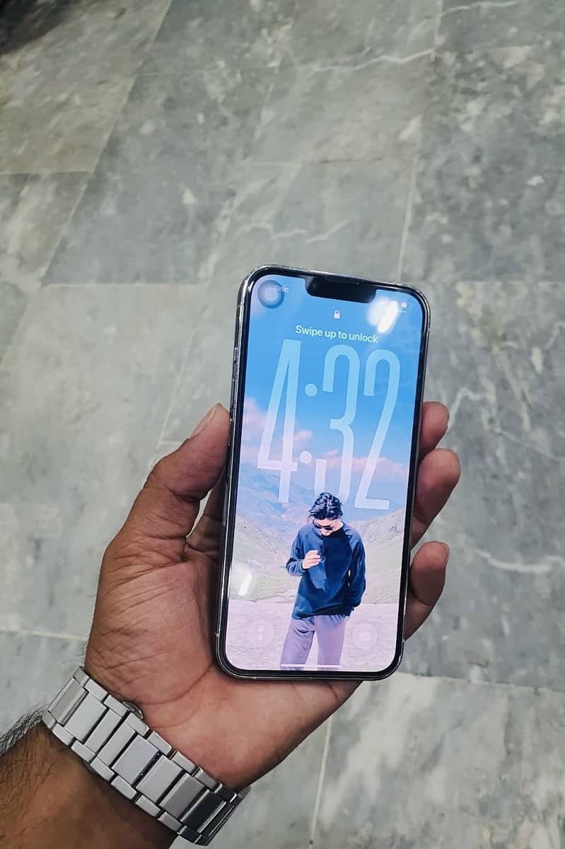 Apple iPhone 13 Pro 4