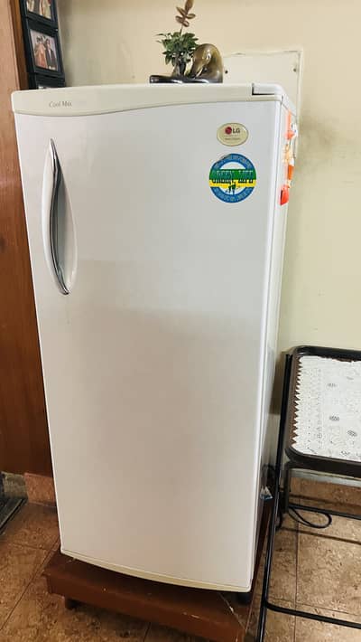 Refrigerator/ fridge LG