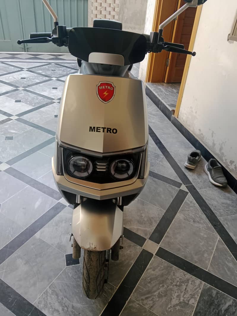 Metro E bikes 4