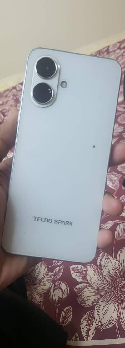 Tecno Spark Go 2
