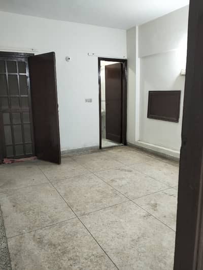 Gulshan Iqbal block 13D2 Flat For rent 5 bed d d 4th Floor (No Lift) Rufi heaven 60k *Code(16804)*