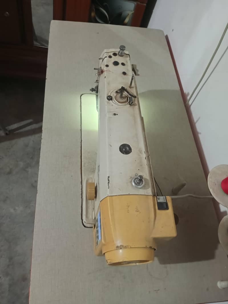 Singer/juki sewing machine 4