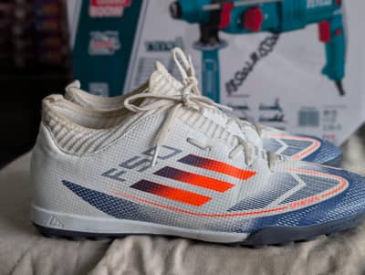 Football shoes new condition