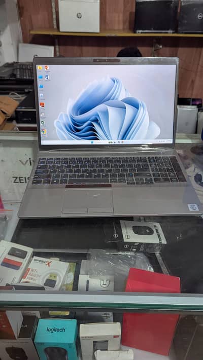 Dell Precision 3550 | Core i5 10th Gen| Touchscreen| 8Gb Ram/ 256 SSD