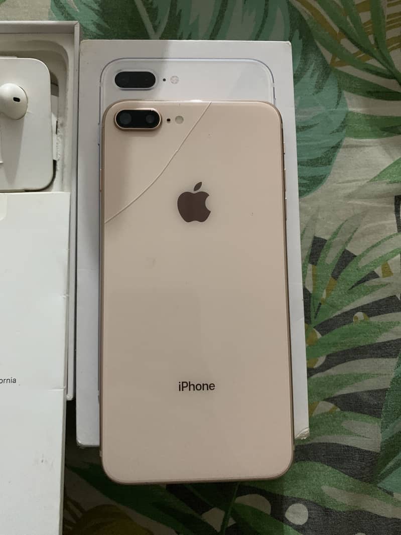 Apple iPhone 8 Plus 2