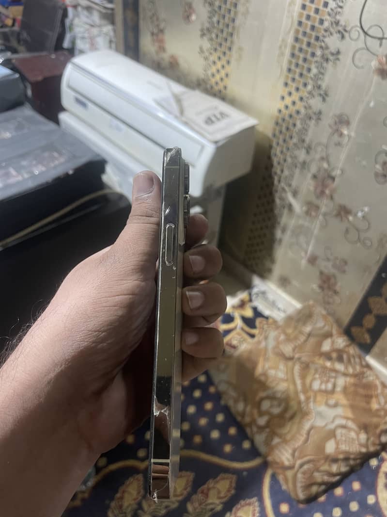 Iphone 14 pro Max 5